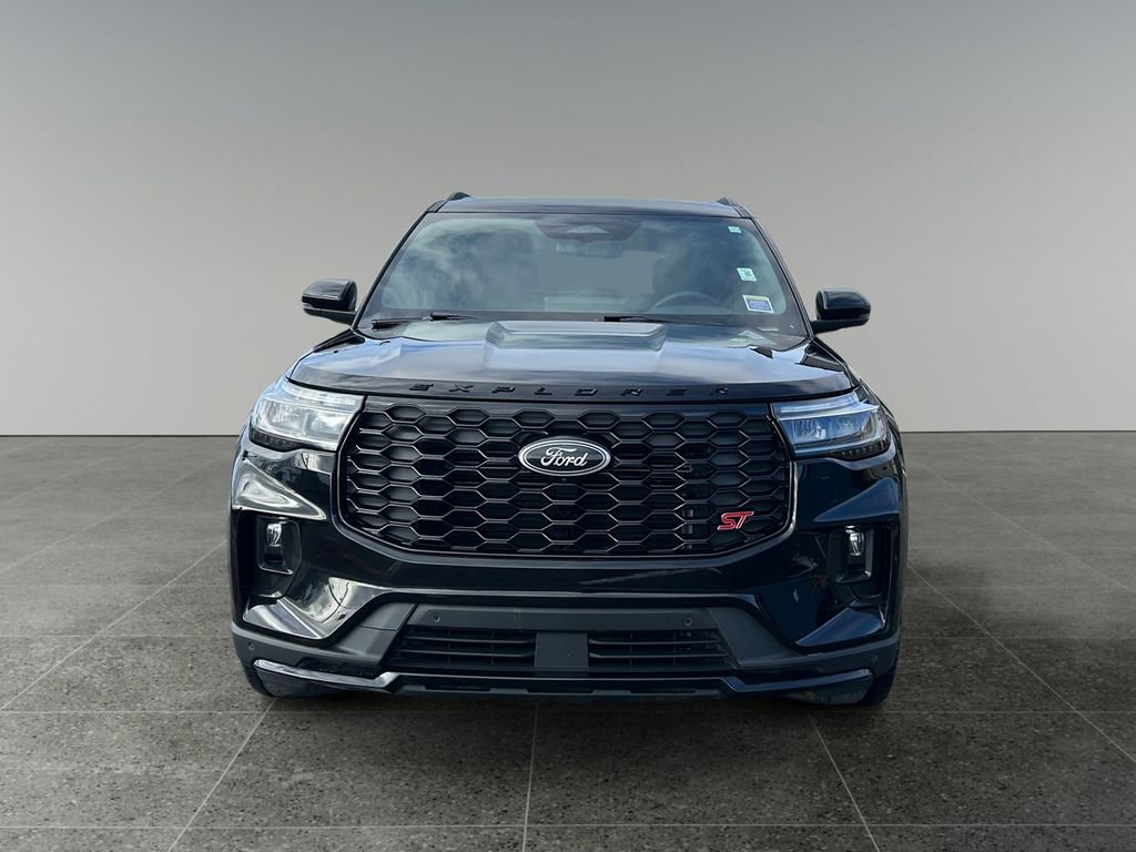 Used 2025 Ford Explorer ST AWD/4WD image 2