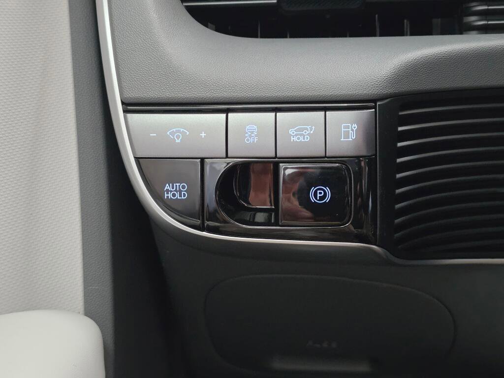 New 2026 Hyundai Ioniq 5 SEL image 25