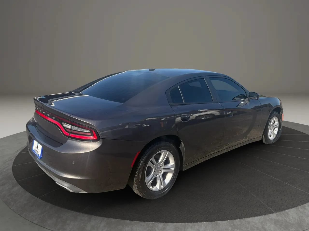Used 2019 Dodge Charger SXT RWD image 5