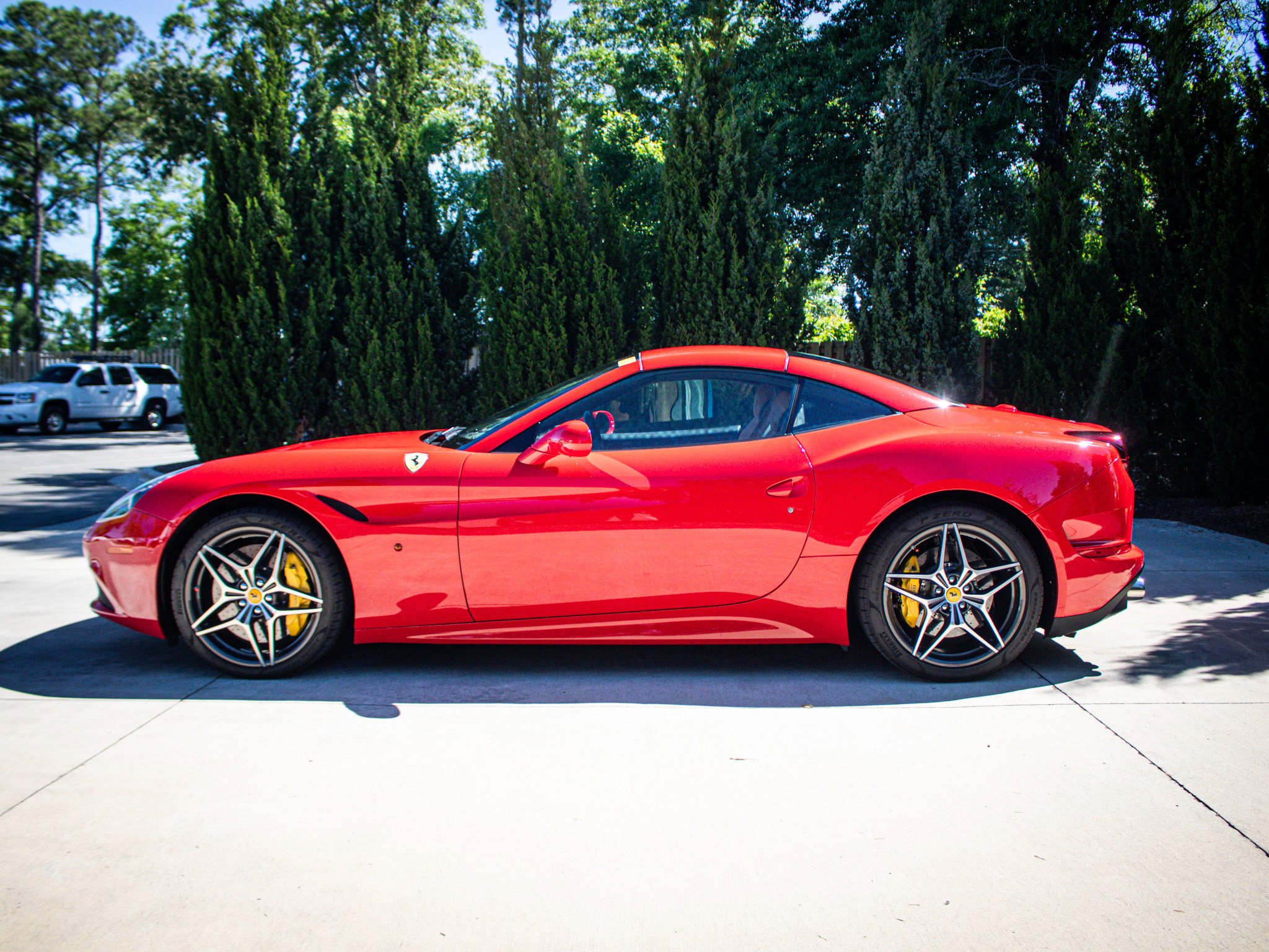 Used 2017 Ferrari California T RWD image 7
