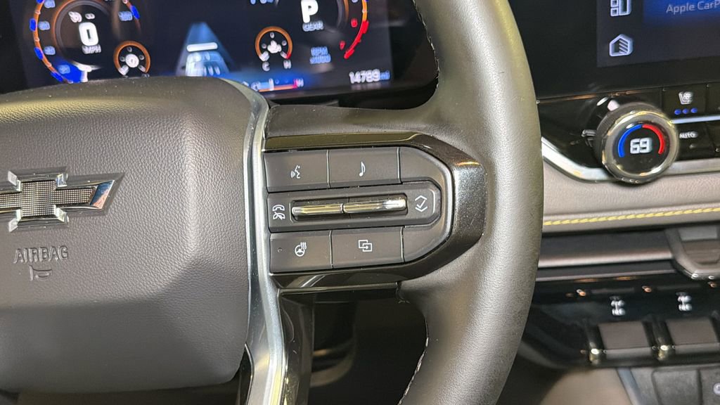 Used 2025 Chevrolet Colorado ZR2 w/ Technology Package image 25