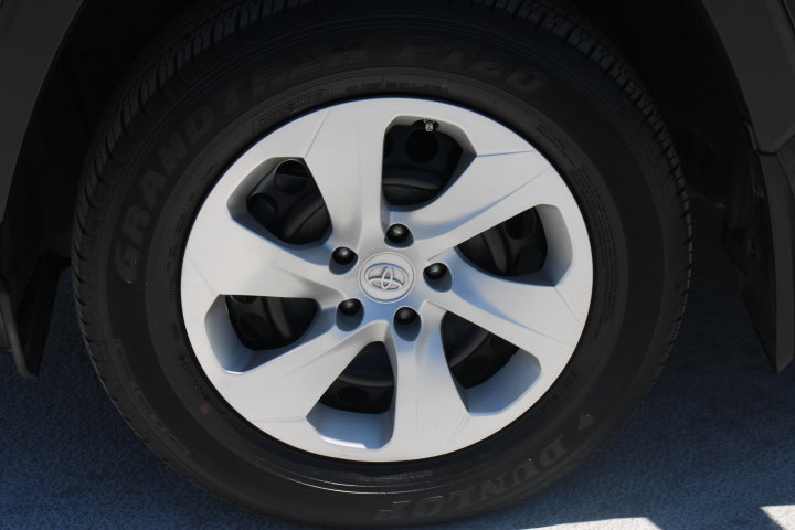 Certified 2024 Toyota RAV4 LE FWD image 9