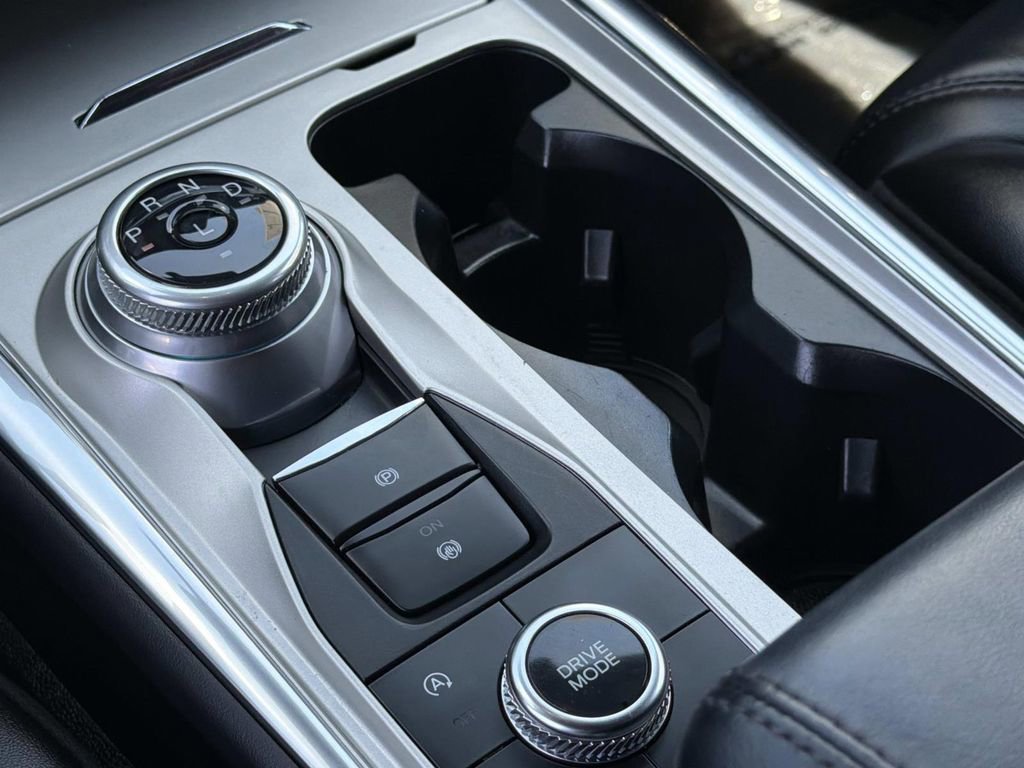 Certified 2023 Ford Explorer Platinum w/ Class IV Trailer Tow Package image 14