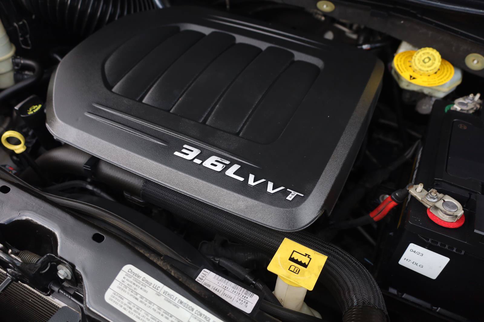 Used 2014 Chrysler Town & Country Touring FWD image 11