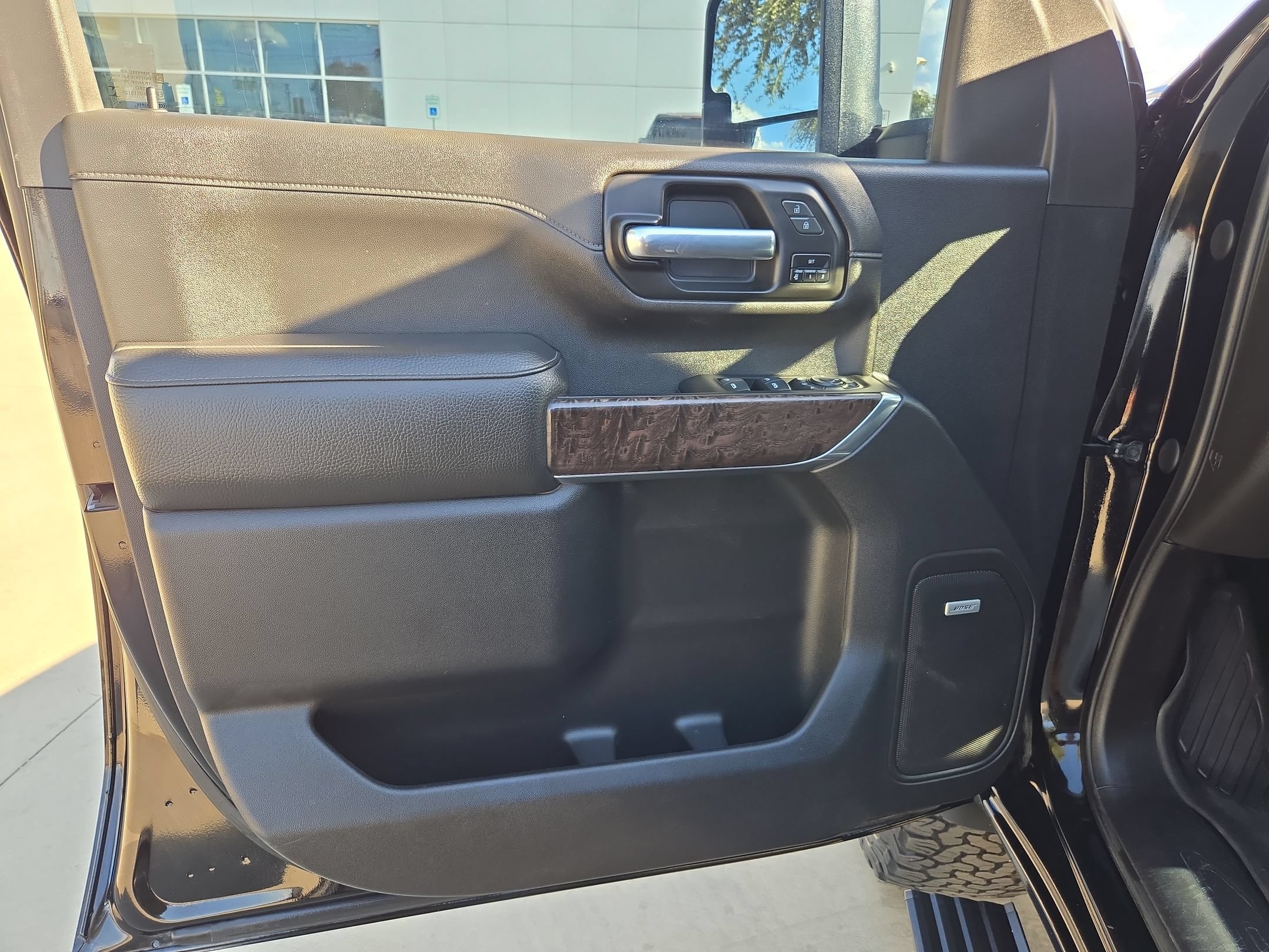 Used 2023 GMC Sierra 3500 Denali w/ Denali Ultimate Package AWD/4WD image 11