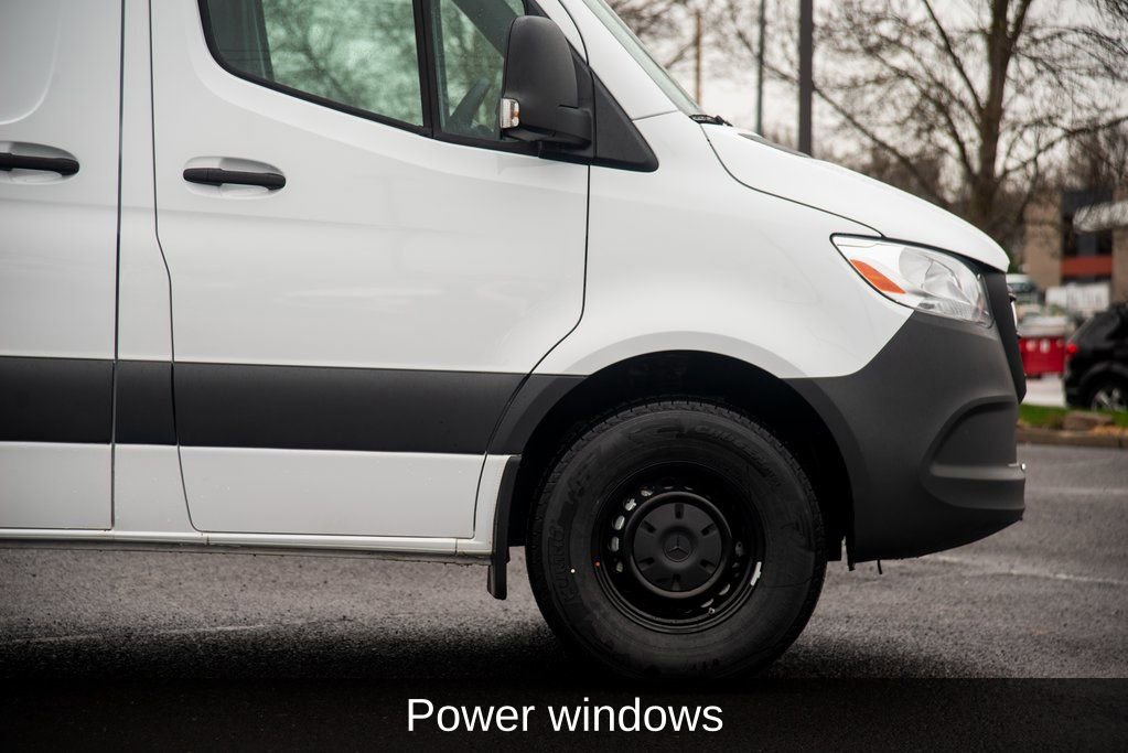 Used 2025 Mercedes-Benz Sprinter 2500 image 11