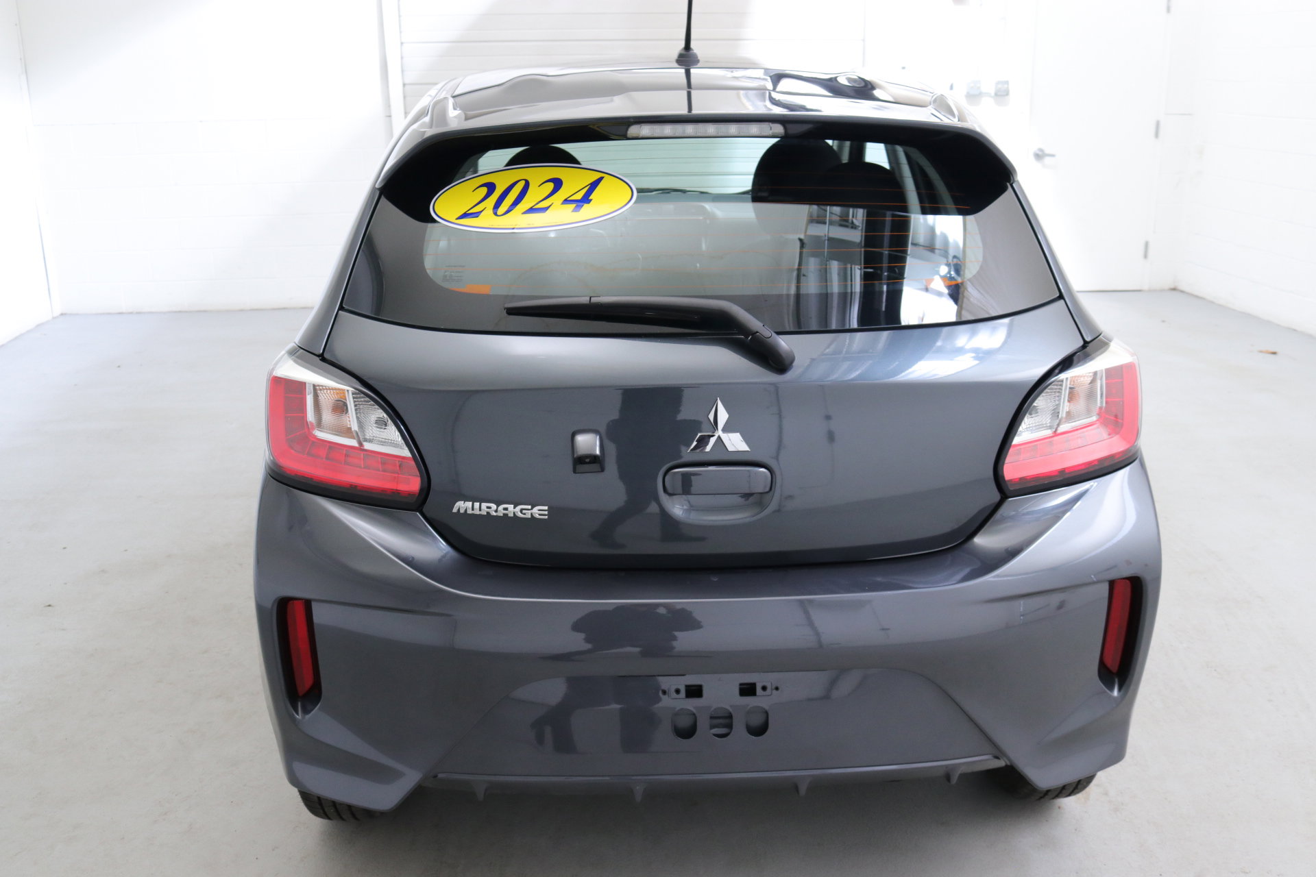 Used 2024 Mitsubishi Mirage LE image 7