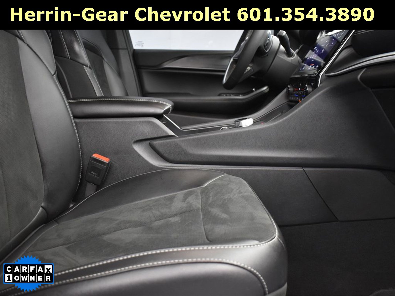 Used 2025 Jeep Grand Cherokee Altitude image 27