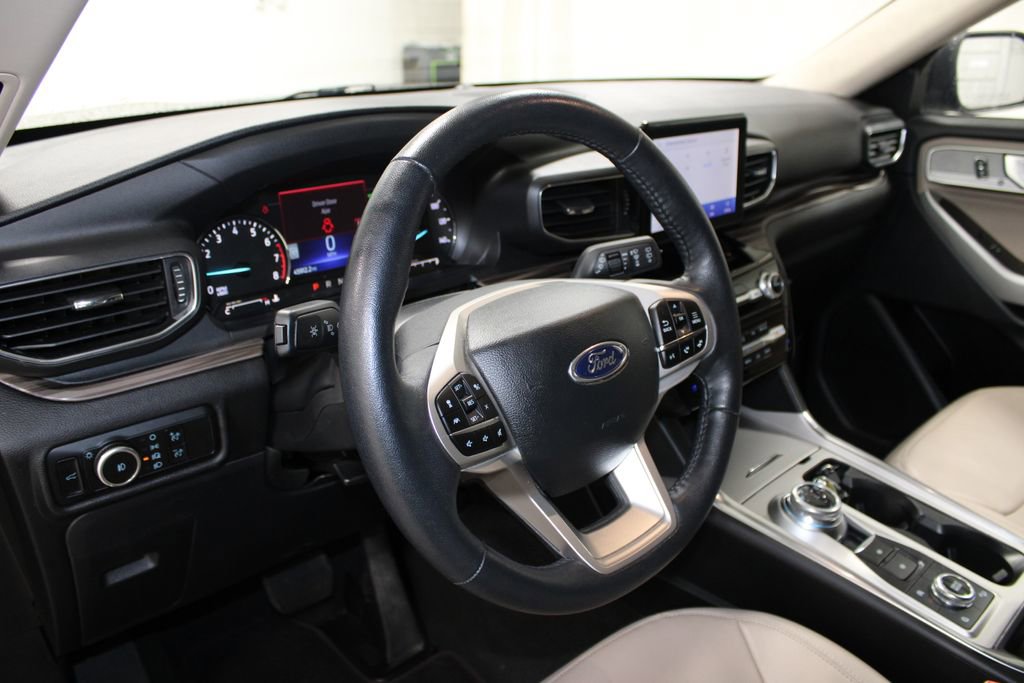 Used 2023 Ford Explorer Limited image 17