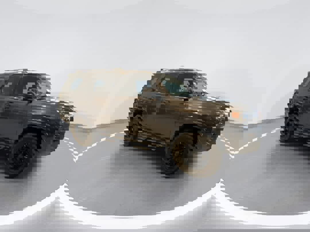 Used 2015 Toyota 4Runner SR5 image 2