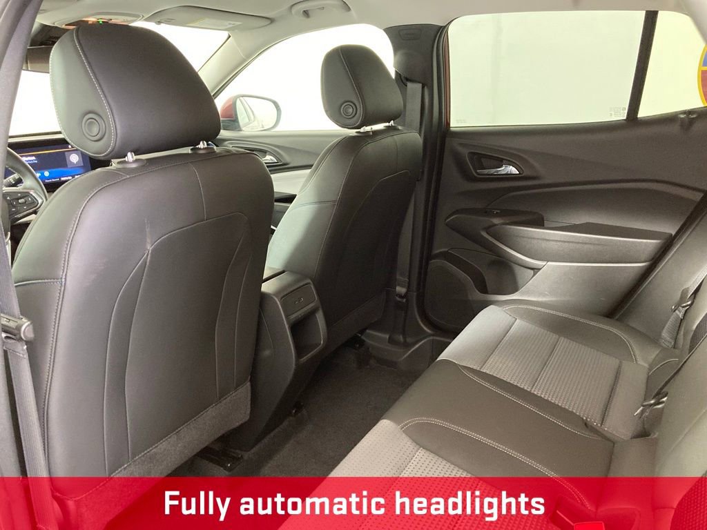 Used 2024 Chevrolet Trax LT w/ LT Convenience Package image 16