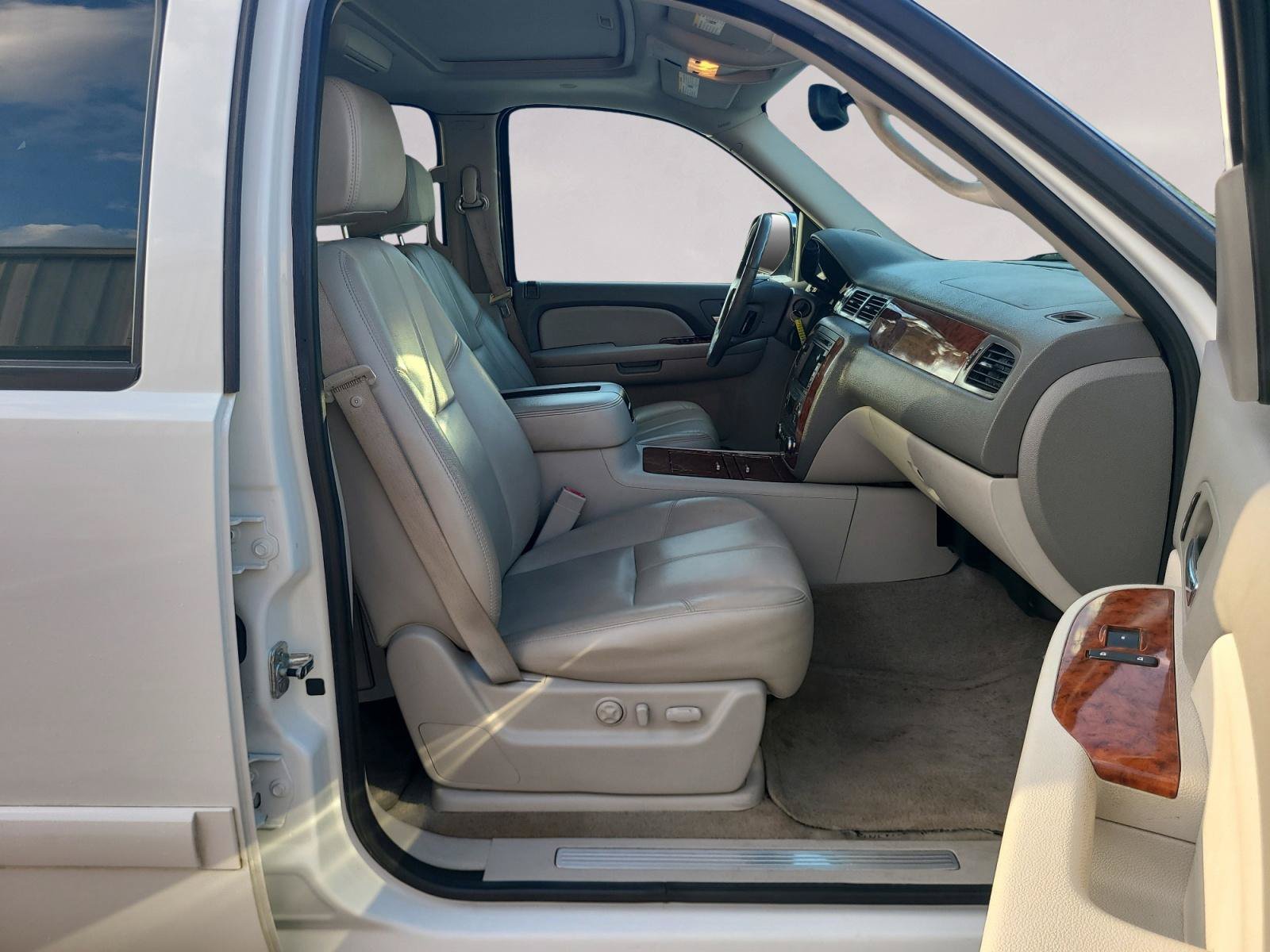 Used 2008 Chevrolet Avalanche LTZ w/ LTZ Preferred Equipment Group RWD image 23