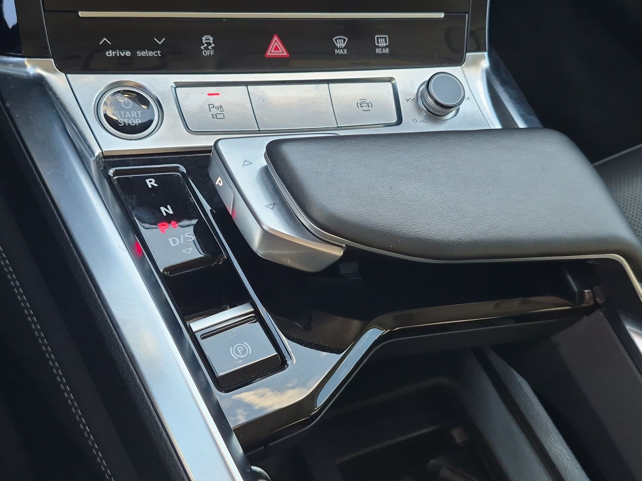 Used 2024 Audi Q8 e-tron Premium Plus w/ Premium Plus Package AWD/4WD image 26