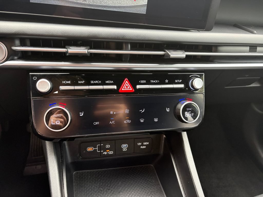 Used 2025 Hyundai Santa Cruz SEL AWD/4WD image 18