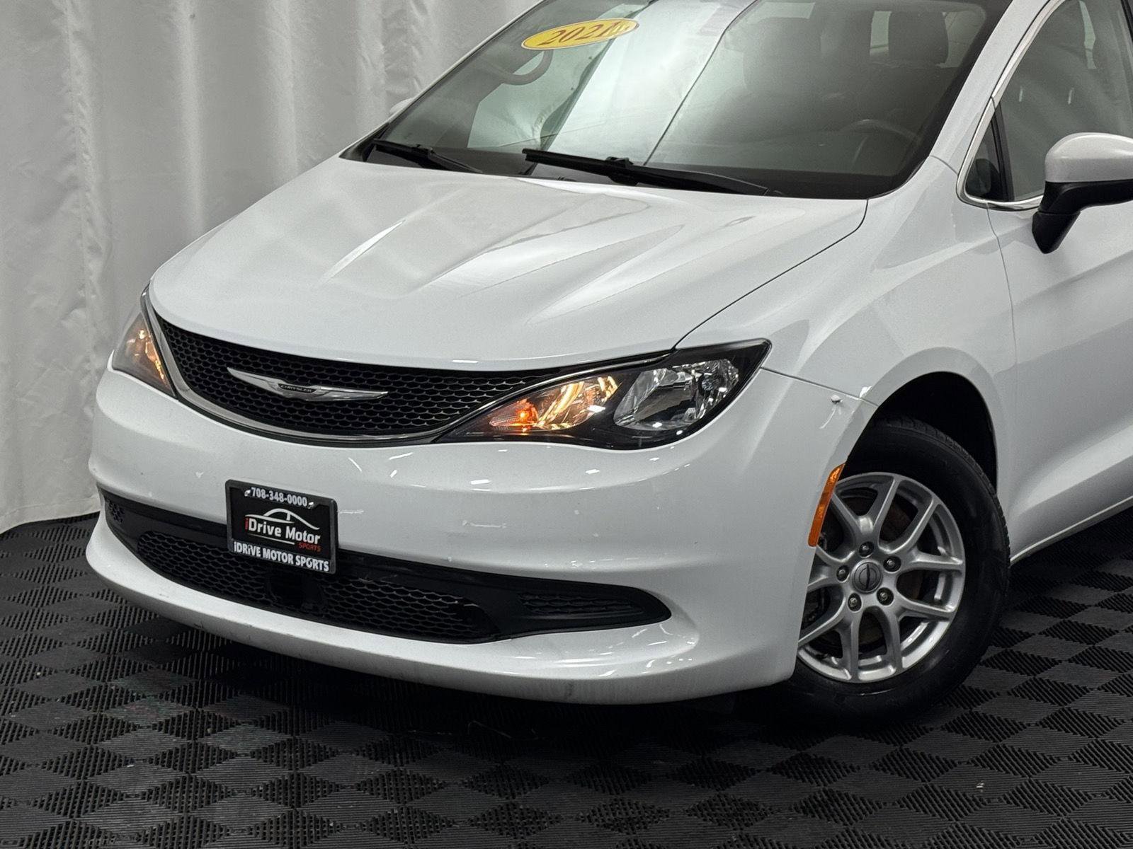 Used 2021 Chrysler Voyager Lxi image 5