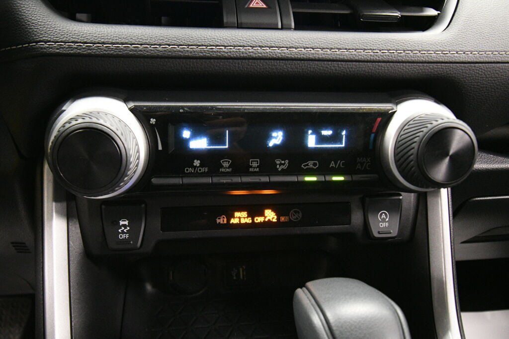 Certified 2025 Toyota RAV4 LE AWD/4WD image 14
