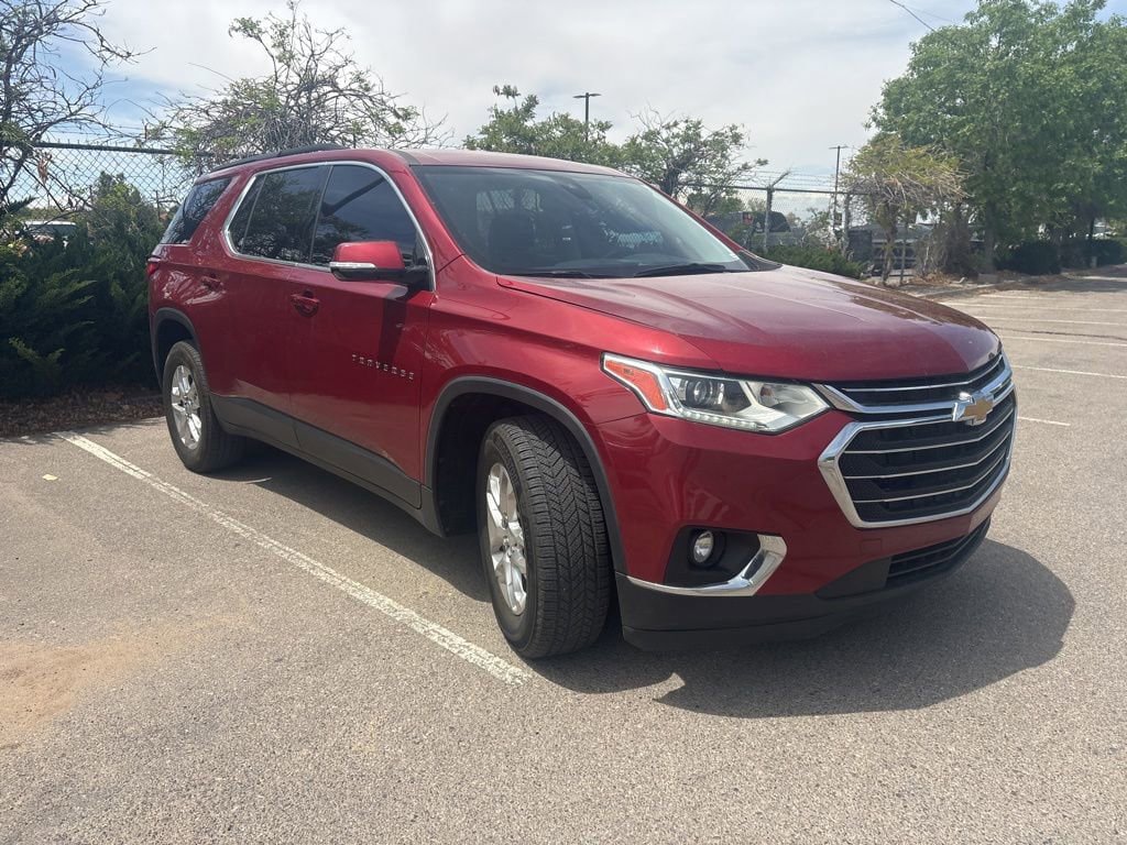 Used 2020 Chevrolet Traverse LT