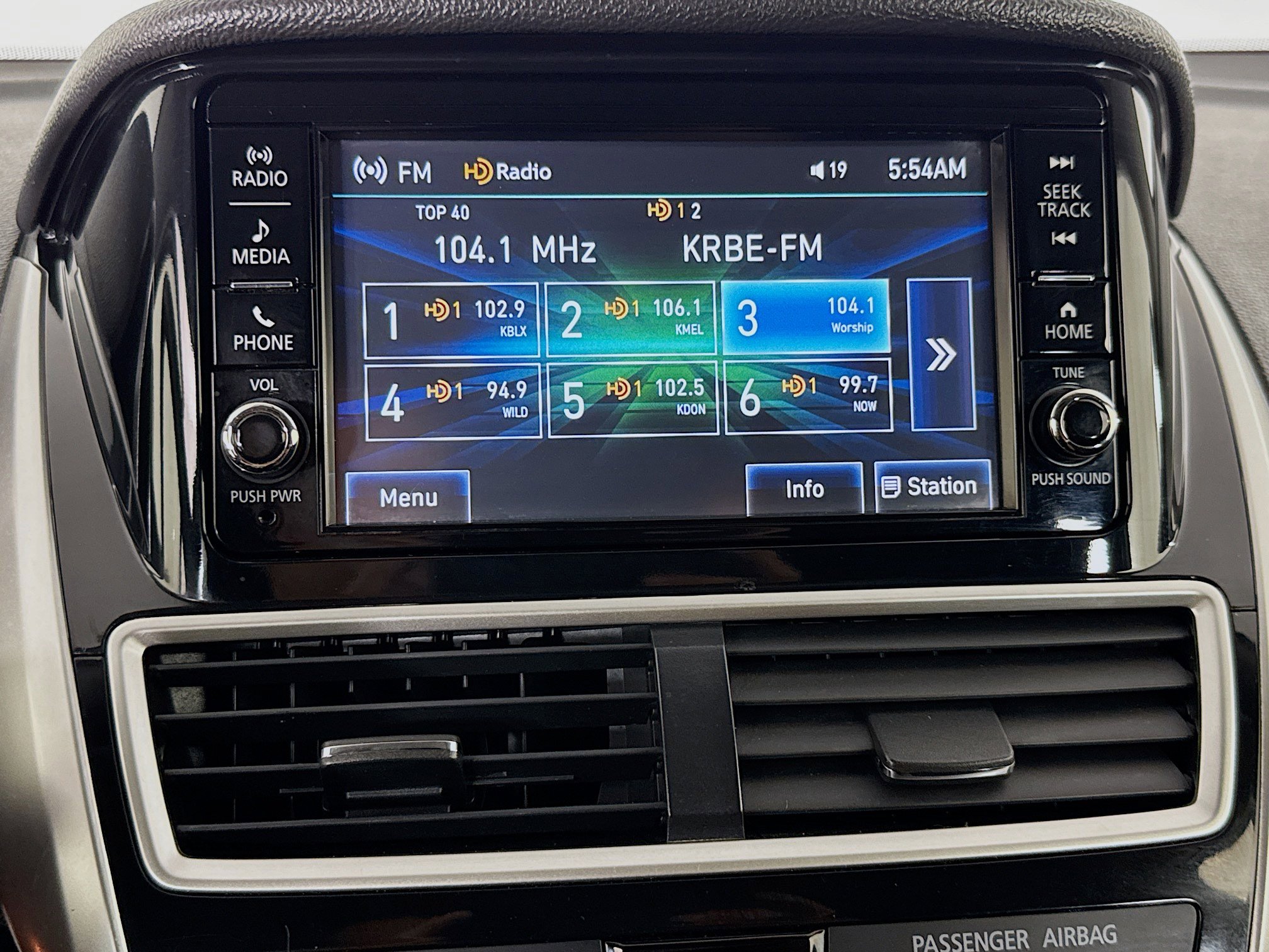 Used 2020 Mitsubishi Eclipse Cross ES FWD image 17