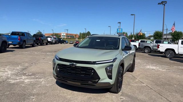 Used 2025 Chevrolet Trax ACTIV w/ Driver Confidence Package FWD image 4