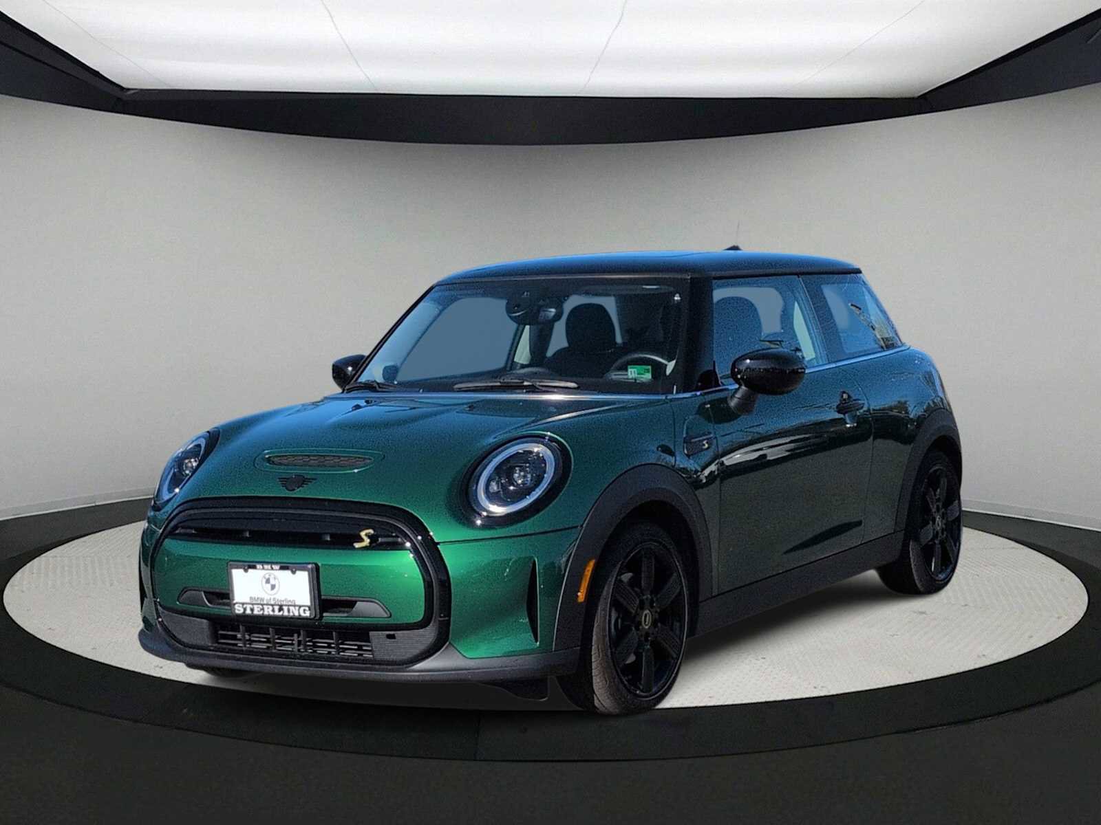 Certified 2024 MINI Cooper SE image 4