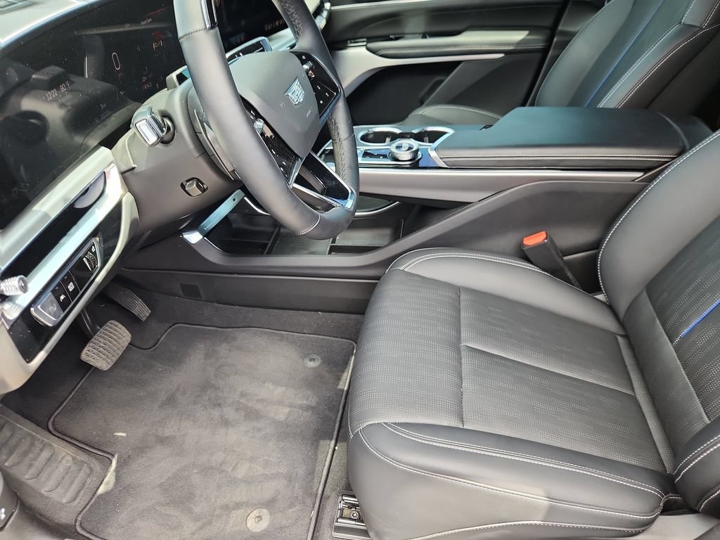 Used 2024 Cadillac Lyriq Sport AWD/4WD image 8