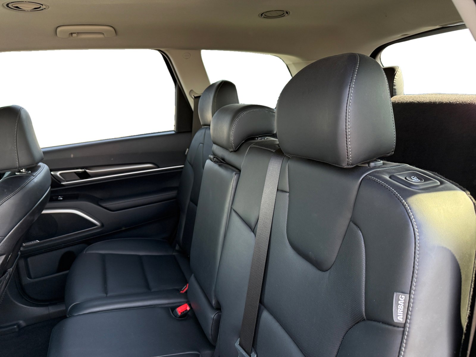Used 2025 Kia Telluride LX FWD image 11