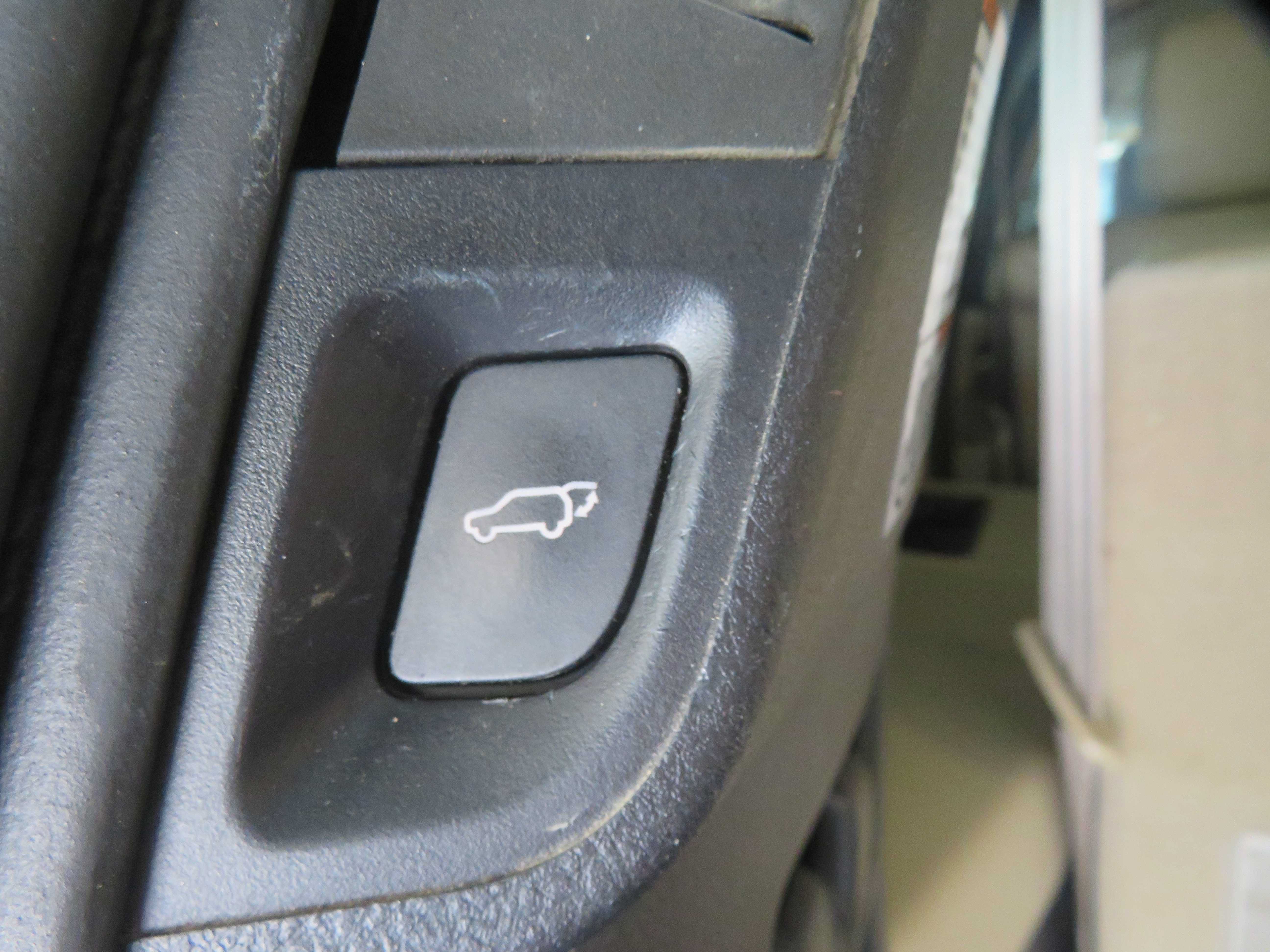 Used 2020 Toyota Sequoia Limited w/ Safety & Convenience Package AWD/4WD image 66
