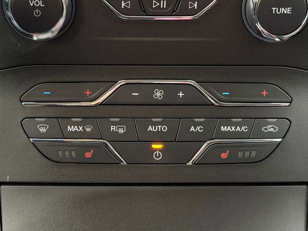 Used 2020 Ford Edge SEL w/ Convenience Package AWD/4WD image 16