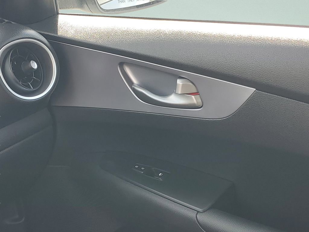 Used 2022 Kia Forte LXS image 16