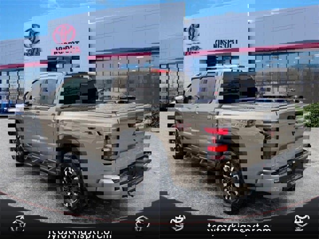 Used 2023 Nissan Frontier PRO-4X w/ Pro Convenience Package image 3