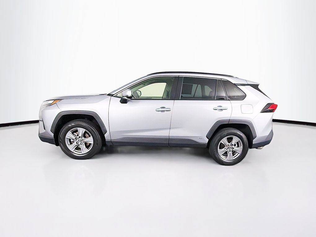 Used 2022 Toyota RAV4 XLE w/ Convenience Package AWD/4WD image 6