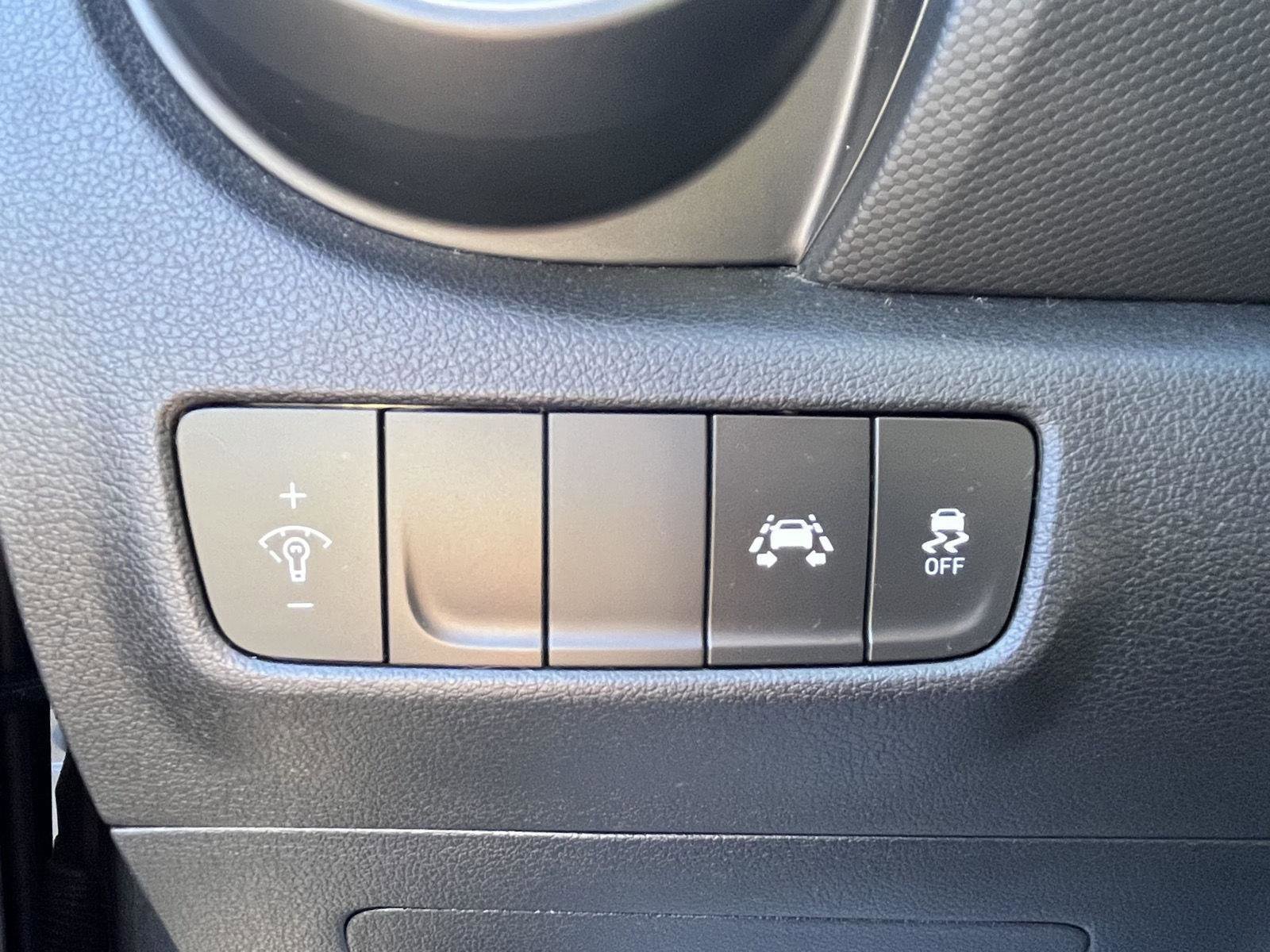 Used 2019 Hyundai Kona SE image 12