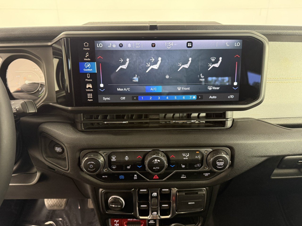 Used 2024 Jeep Wrangler Unlimited AWD/4WD image 19