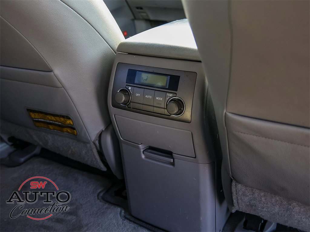 Used 2010 Toyota Highlander Limited image 26