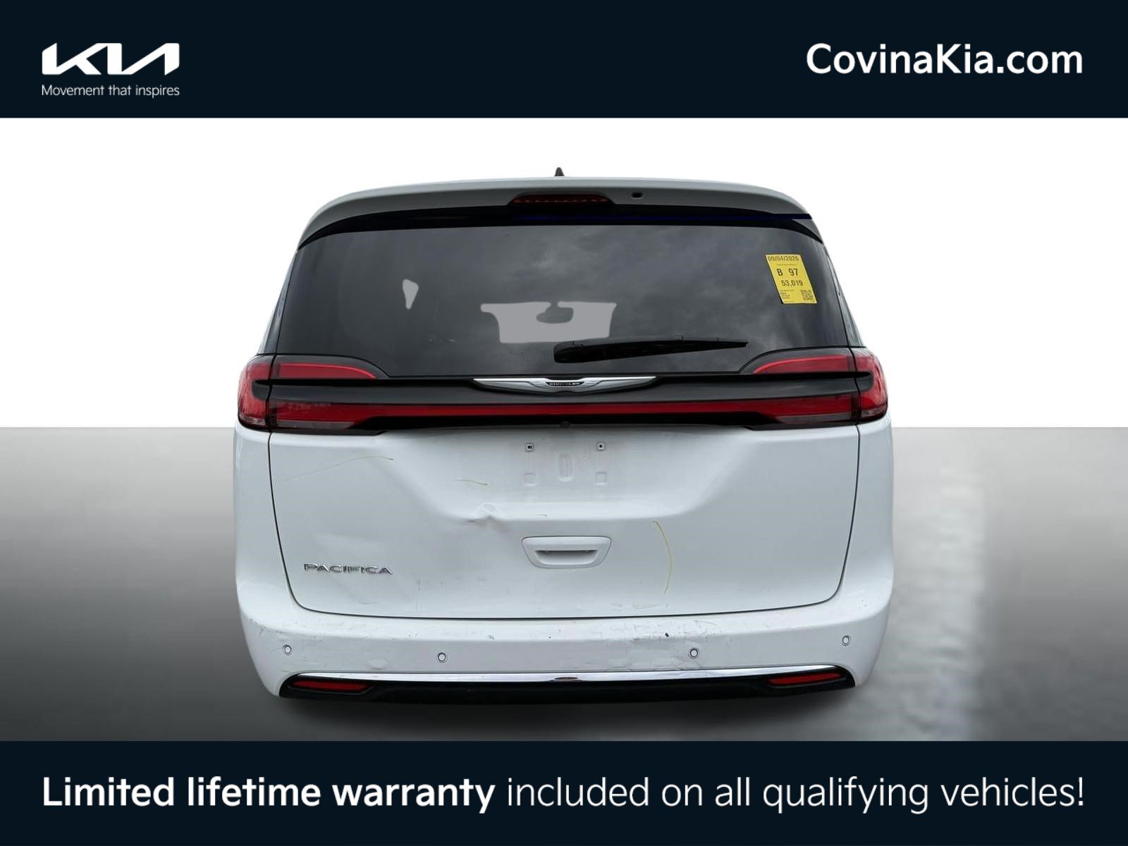 Used 2024 Chrysler Pacifica Touring-L FWD image 18