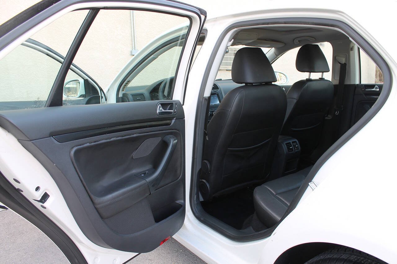 Used 2010 Volkswagen Jetta Limited Edition FWD image 24
