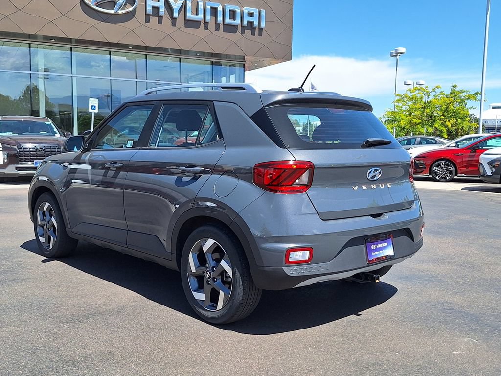 Certified 2024 Hyundai Venue SEL FWD video 5