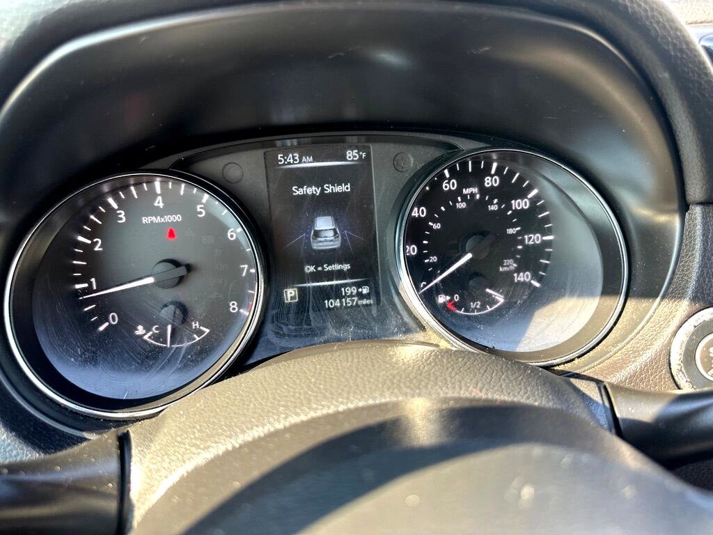 Used 2017 Nissan Rogue SV image 39