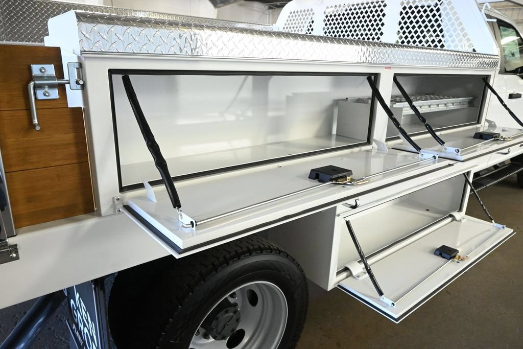 New 2026 Ford F550 4x4 Supercab Super Duty image 33