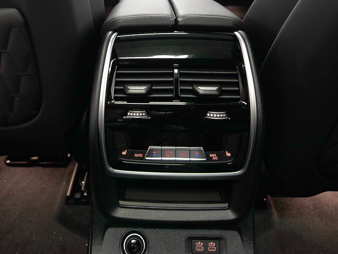 New 2026 BMW ALPINA XB7 AWD/4WD image 9