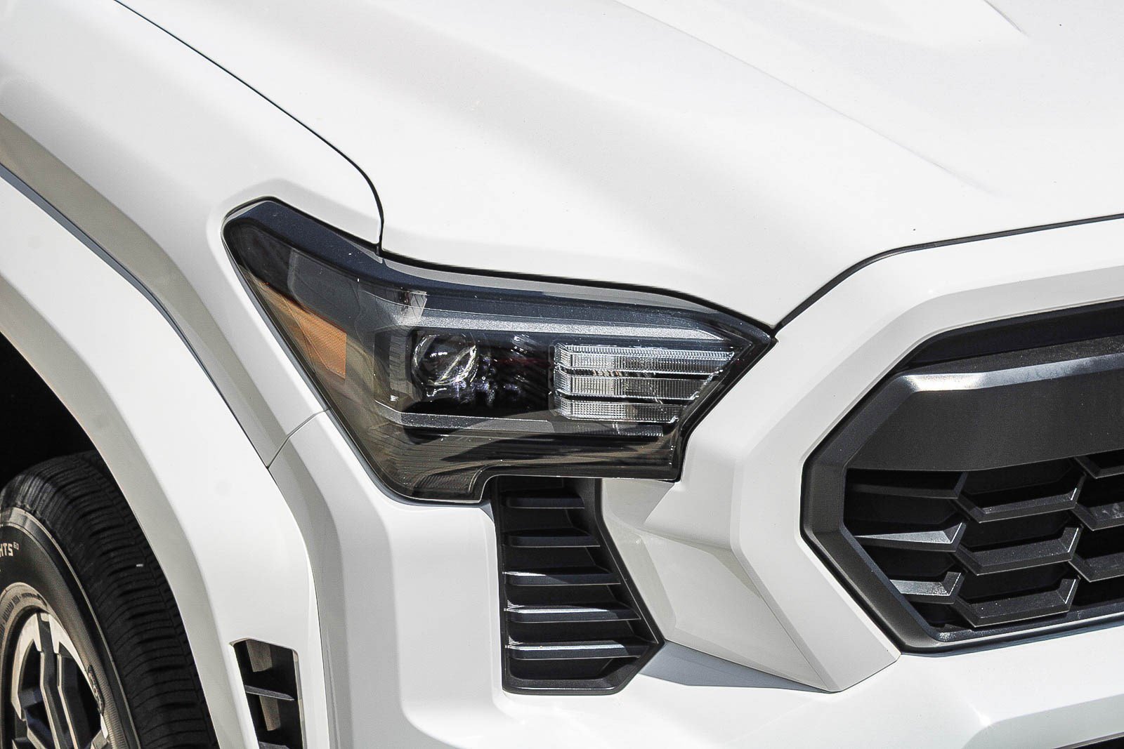 Used 2025 Toyota Tacoma TRD Sport AWD/4WD image 5