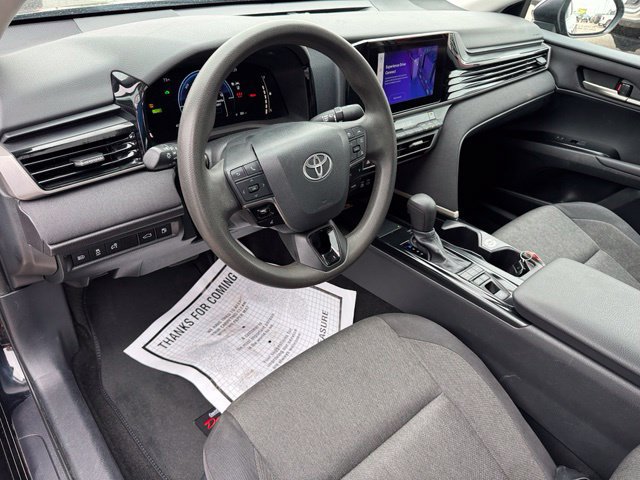Used 2025 Toyota Camry LE AWD/4WD image 12