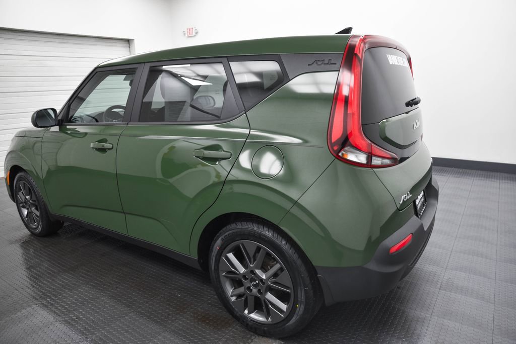 Used 2022 Kia Soul EX image 5