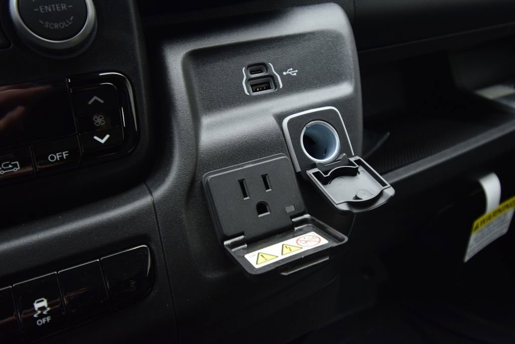 New 2026 RAM ProMaster 3500 w/ Crew Van Package FWD image 22