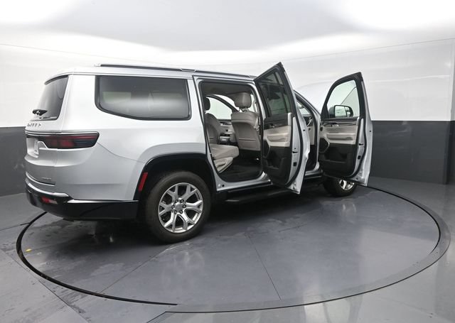Used 2022 Jeep Wagoneer Series II AWD/4WD image 37