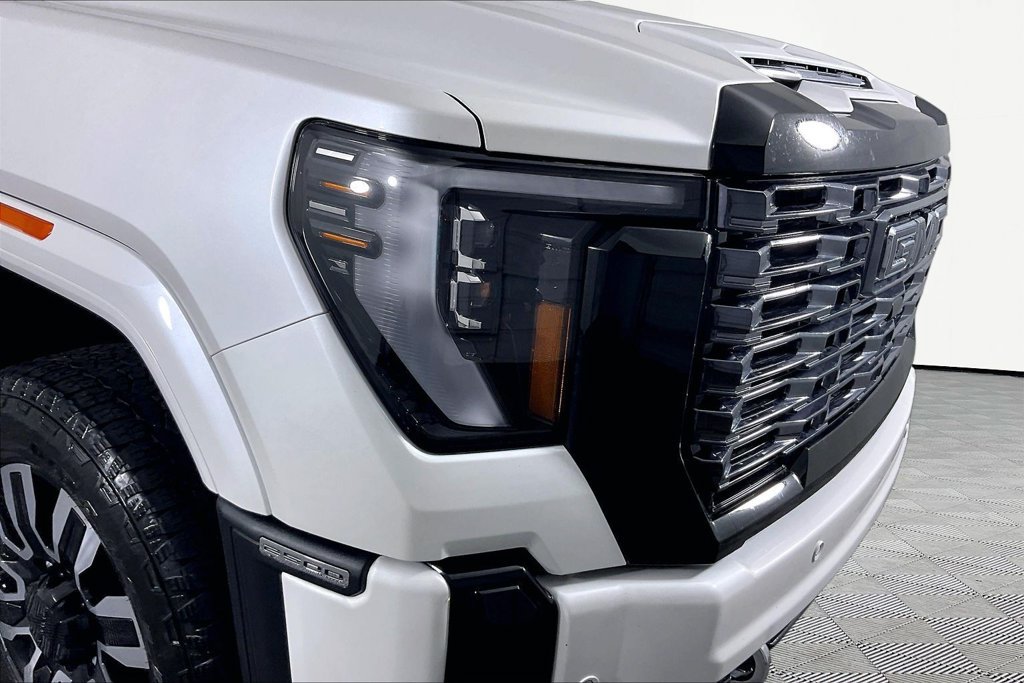 Certified 2025 GMC Sierra 2500 Denali Ultimate w/ Max Trailering Package AWD/4WD image 28
