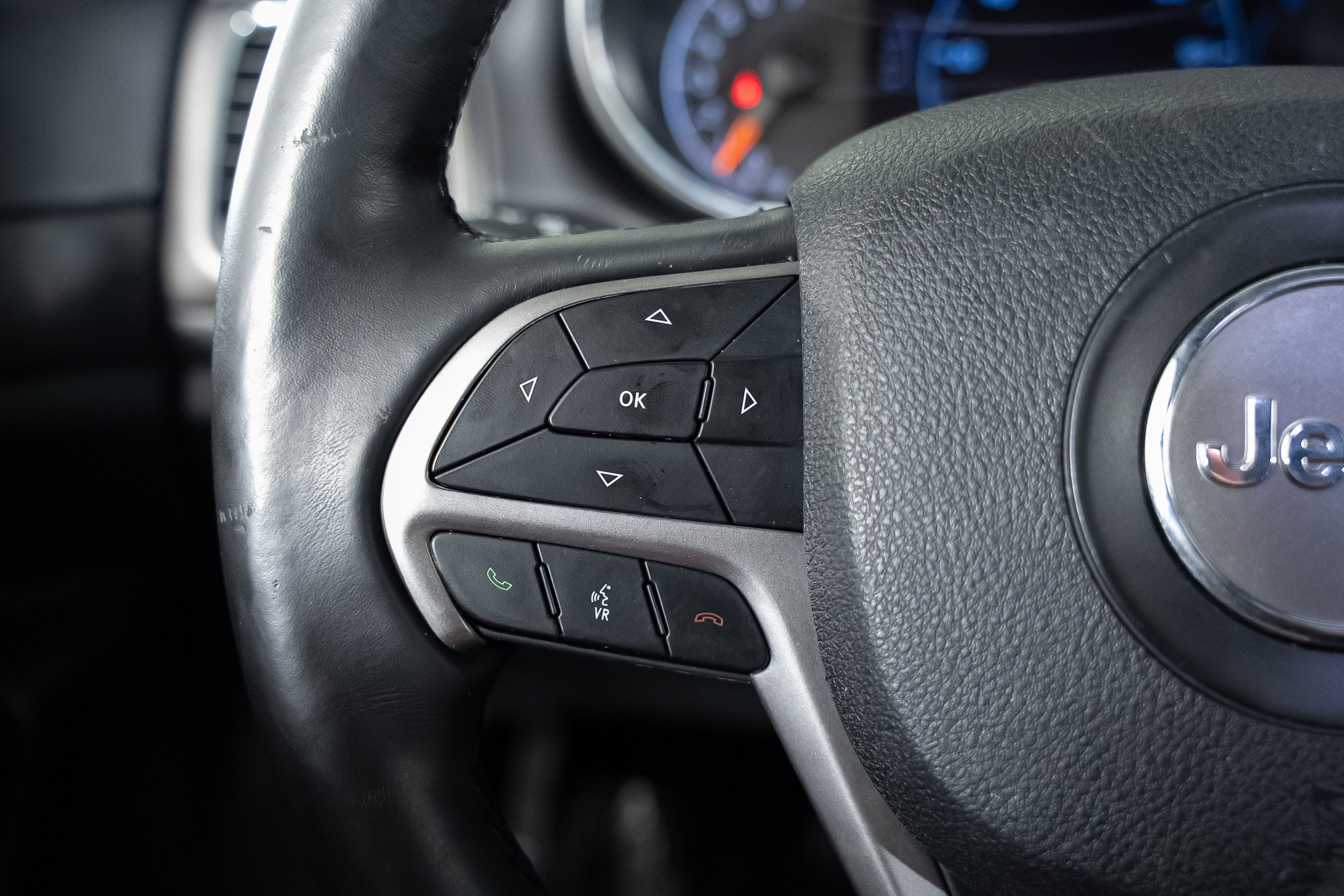 Used 2018 Jeep Grand Cherokee Laredo RWD image 31