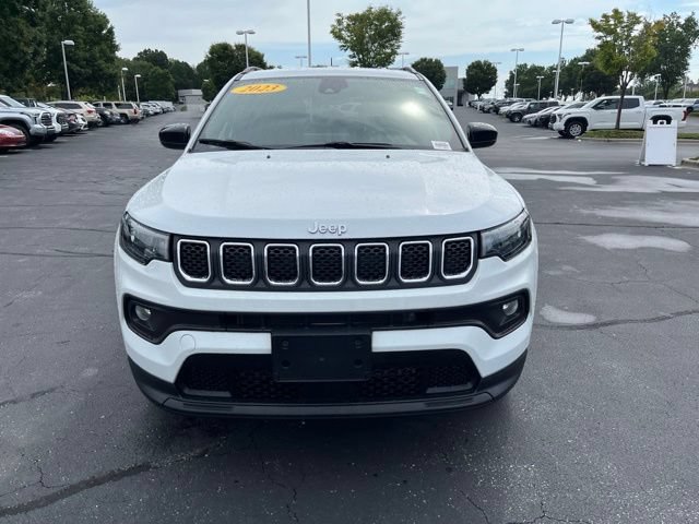 Used 2023 Jeep Compass Latitude AWD/4WD image 2