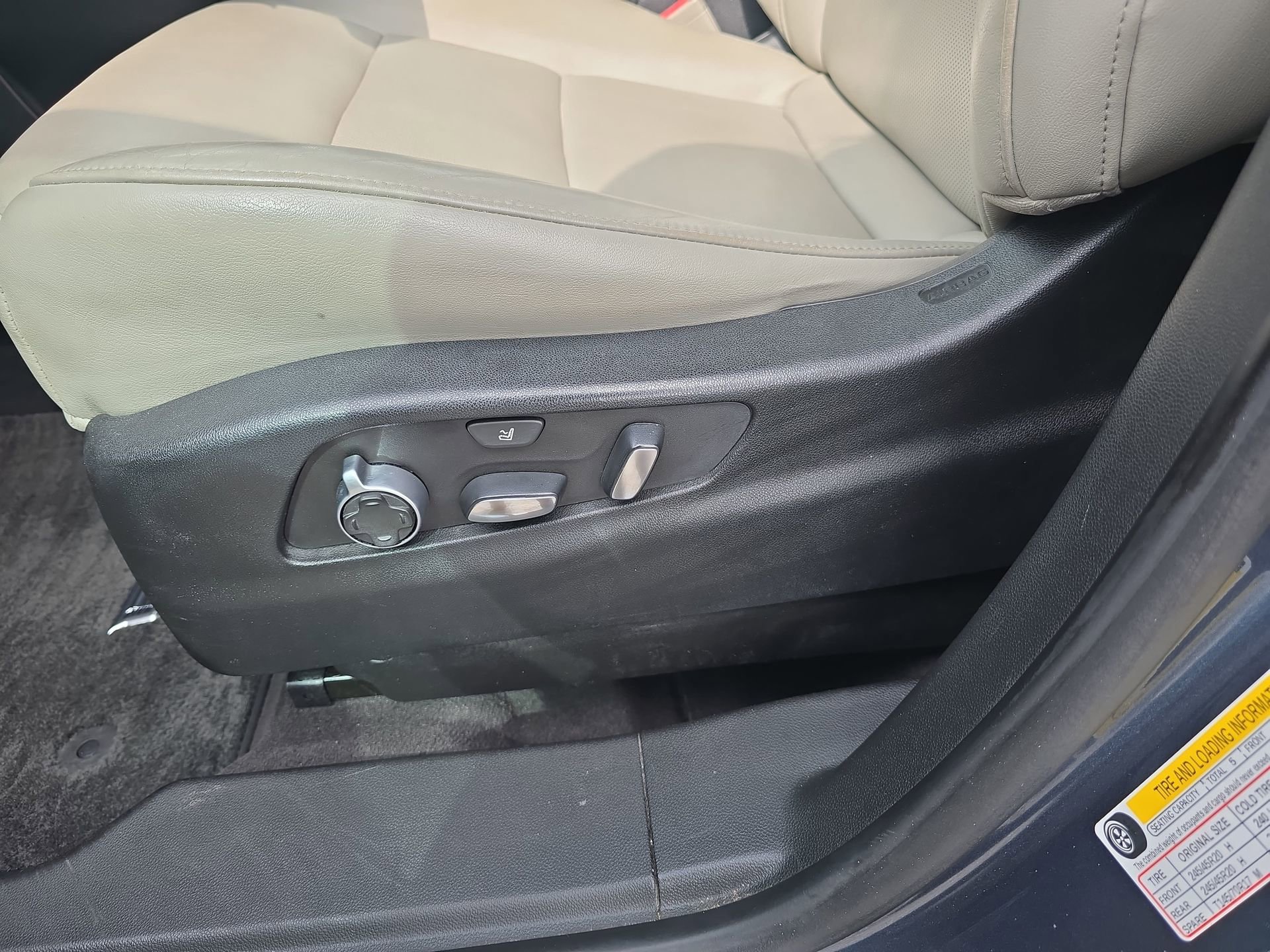 Used 2019 Cadillac XT4 Premium Luxury image 28