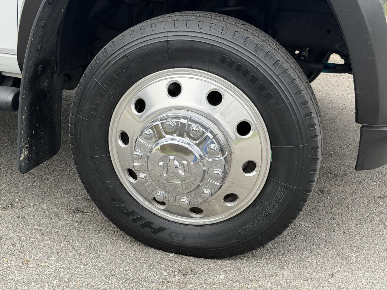 Used 2020 RAM 5500 Tradesman w/ Chrome Appearance Group image 26